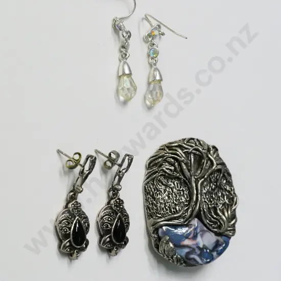pairs of earrings & a brooch no marks