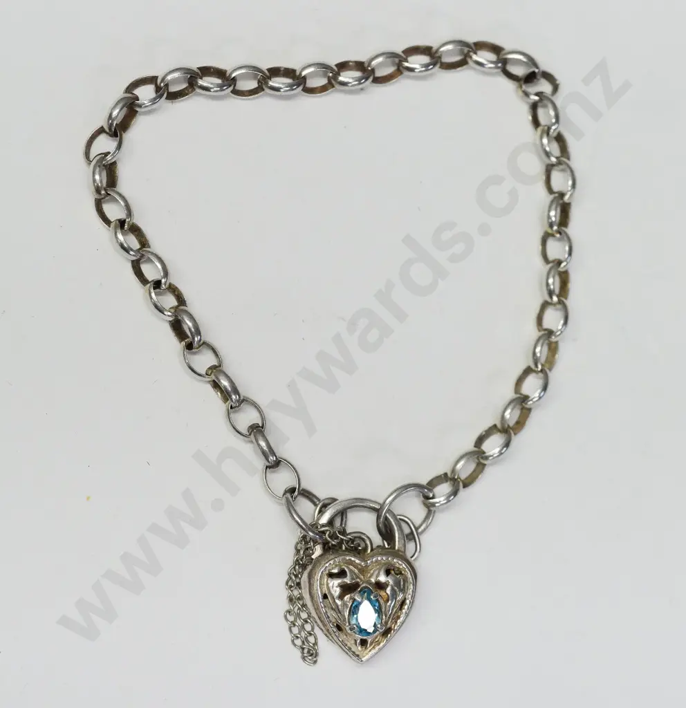 silver chain bracelet with heart shaped clasp & safety chain stamped 925 Image 1++
