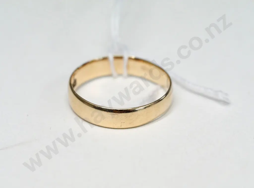 18ct gold ring - stamped 18ct Image 1++