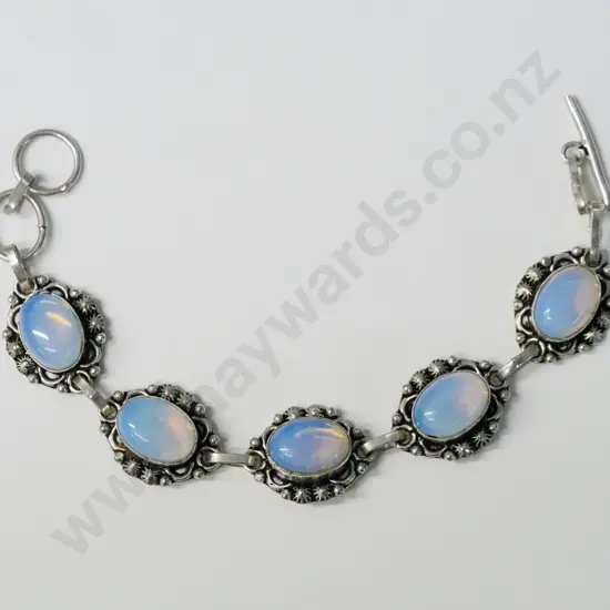 costume bracelet