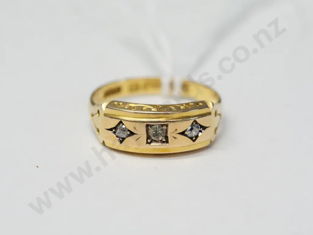 15ct 3 stone dress ring - stamped 15  625 Image 1++
