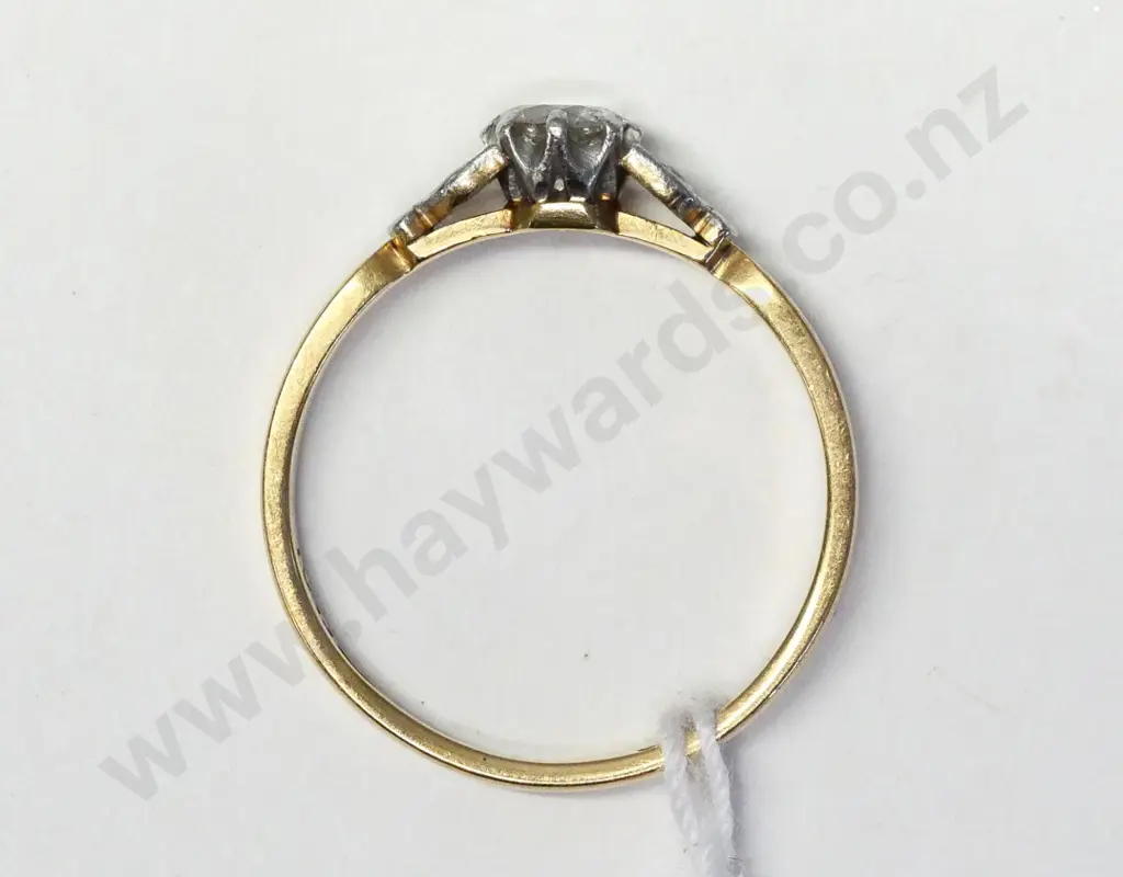 18ct platium & diamond ring - stamped H Bros 18ct plat Image 1++