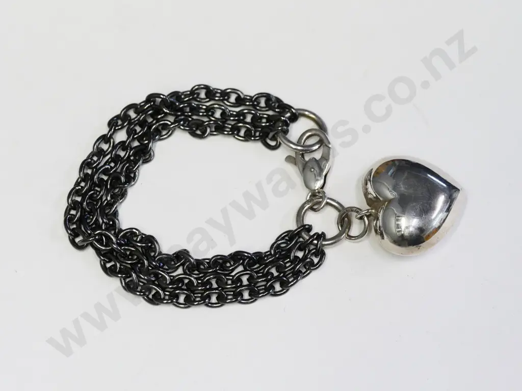 3 chain bracelet with heart  - clasp stamped 925 Image 1++