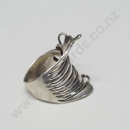 silver ring stamped 925