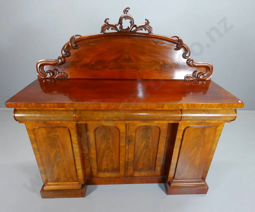 Victorian mahogany 4-door sideboard, flame fronts, 3 drawers, lockable, backstand wobbly H1460 W1530 D530 Image 1++