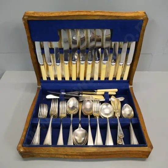 oak canteen of cutlery w/ bone-handled knives - mixed patterns, some spare knives, wear to box
