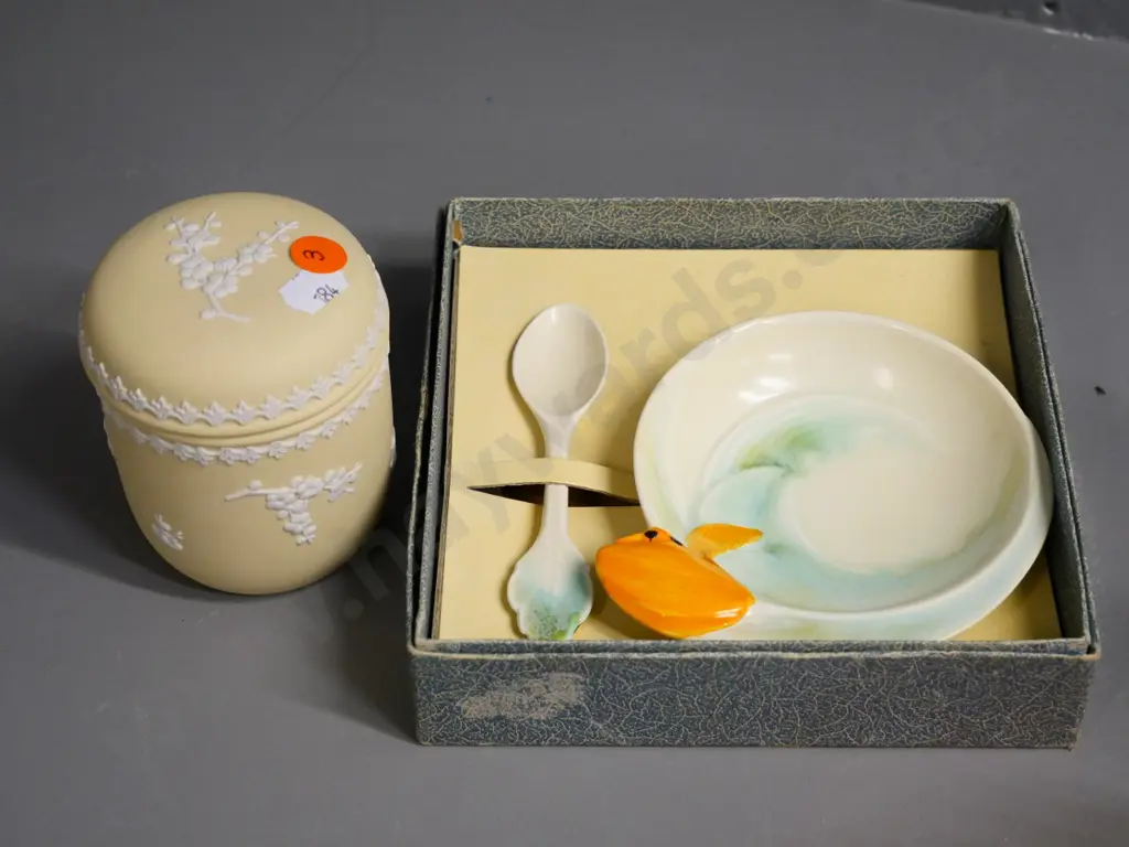 Wedgwood Yellow Jasper cover pot and a boxed Carlton Ware jam dish and spoon Image 1++