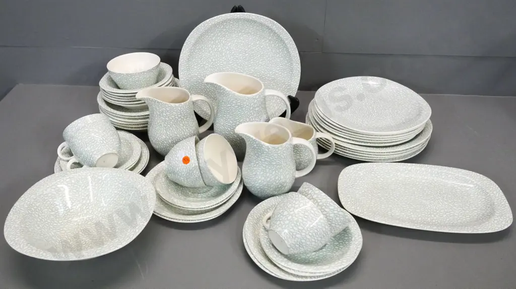 retro Royal Swan Flamingo pattern 6-place dinner set with serving bowl, 4 jugs, sandwich tray Image 1++