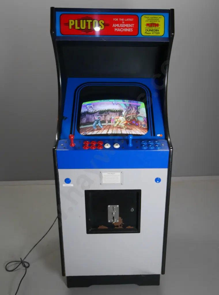 original Plutos Dunedin arcade game, original boards removed, replaced with computer, has many arcade games Image 1++