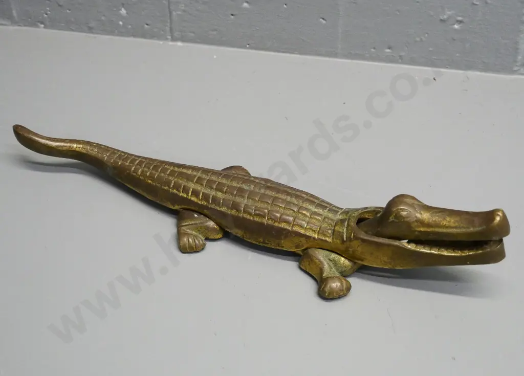 cast brass crocodile nutcracker L-370 Image 1++