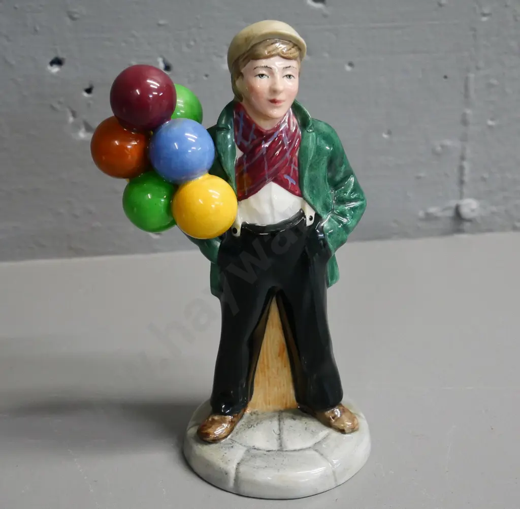 Royal Doulton "Balloon Boy" figure H-200 Image 1++