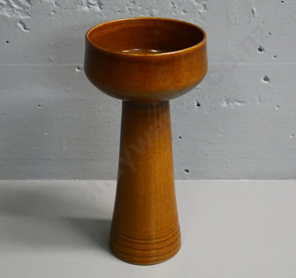 Teal Potteries Balclutha vase H-260 D-130 Image 1++