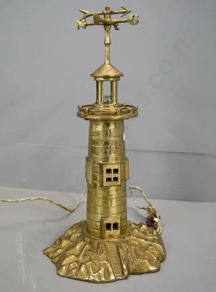 vintage brass lighthouse table lamp - needs rewiring H-370 Image 1++