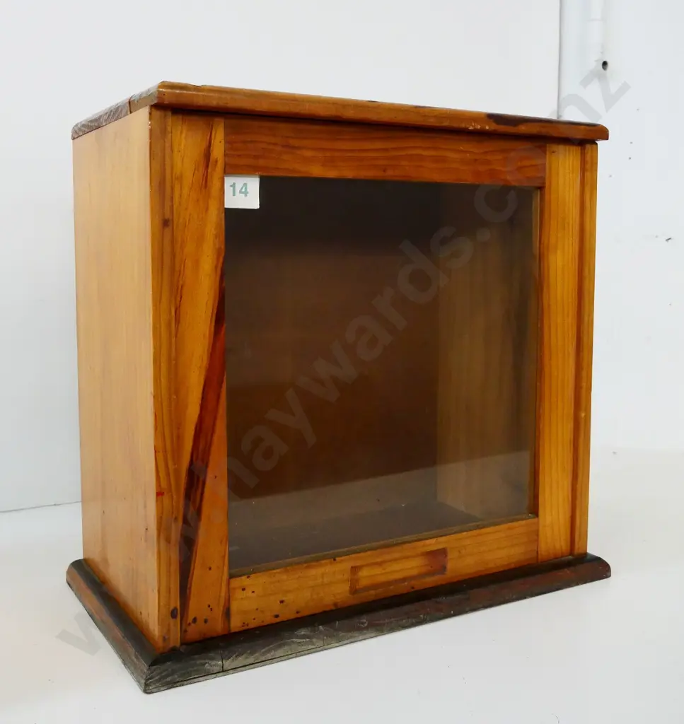 wooden specimen / display case with lift-up glazed front H-460 W-480 D-260 Image 1++