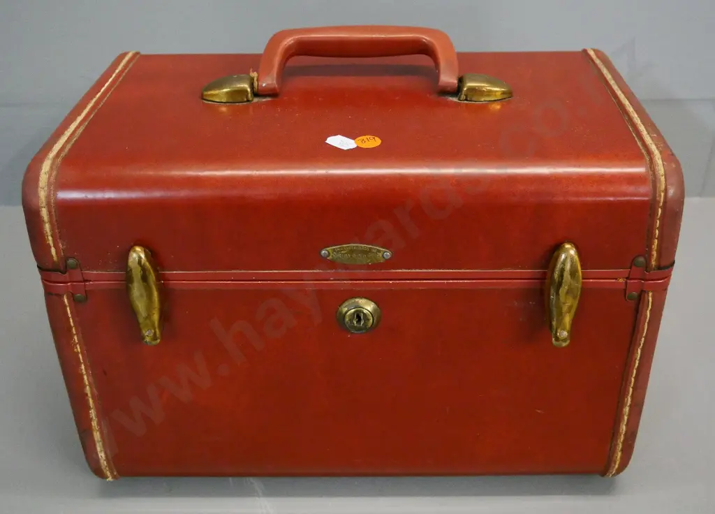 retro Samsonite leather vanity case with mirror inside lid, lockable but no key H-220 W-330 D-210 Image 1++