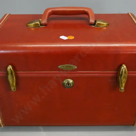 retro Samsonite leather vanity case with mirror inside lid, lockable but no key H-220 W-330 D-210