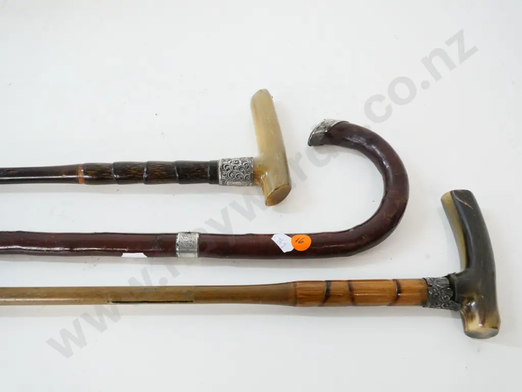 3 vintage walking sticks with sterling silver mounts, 2 horn-handled, all have damage to silver Image 1++
