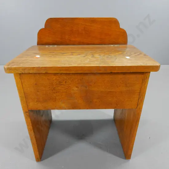 deco oak lift-top storage chest/seat with internal dividers H600 W480 D320