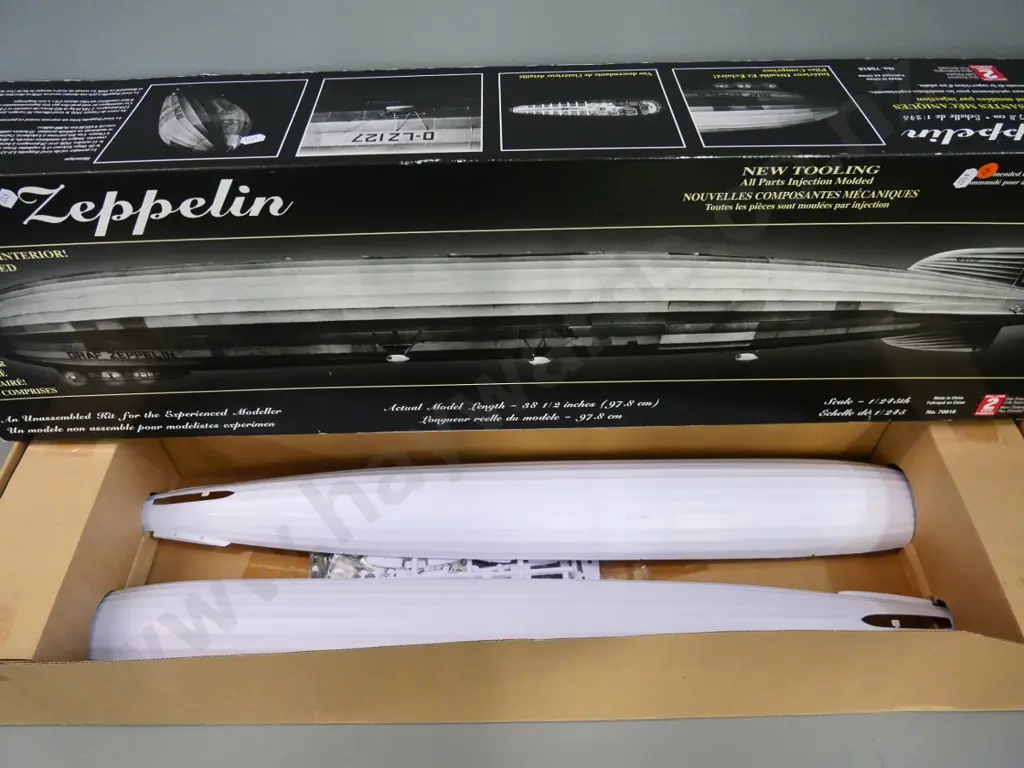 large yet-to-be-assembled plastic 1:245 scale model Graf Zeppelin airship. Box L-1000 Image 1++