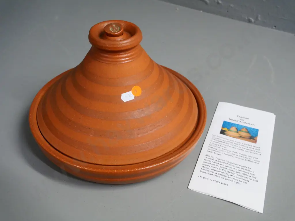 Herluf Andersen New Zealand pottery tagine H-190 Diameter 300 Image 1++