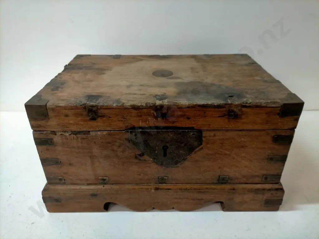 Asian wooden writing box - wear to wood H-200 W-400 D-260 Image 1++