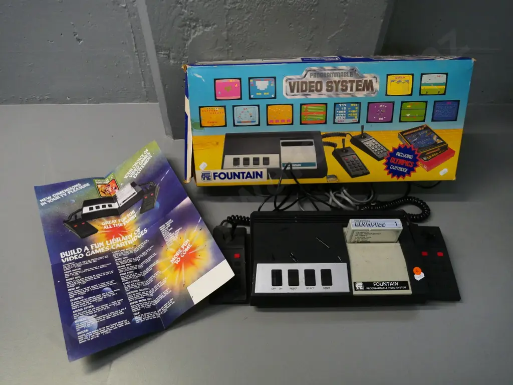Fountain videogame console and Olympics cartridge, with original box - marks to plastic, untested Image 1++