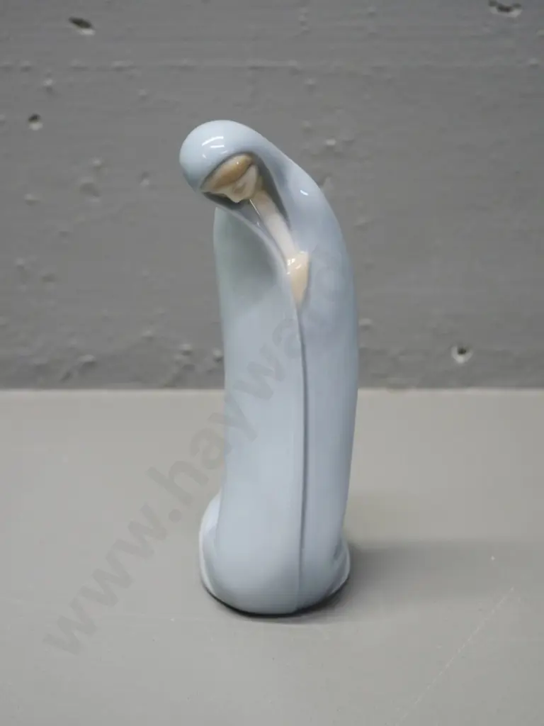 Lladro praying figure H-180 Image 1++