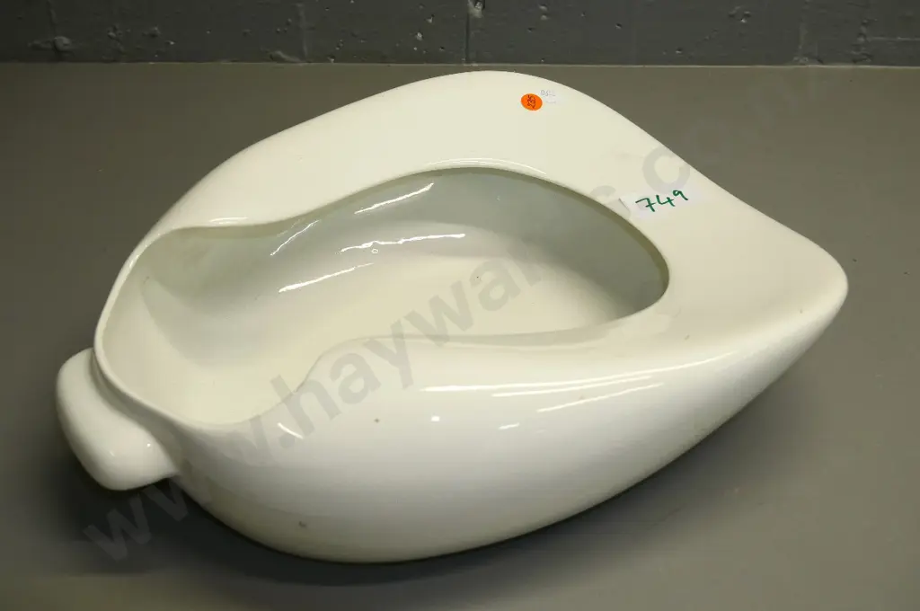 Grimwades Perfection pottery bed pan Image 1++