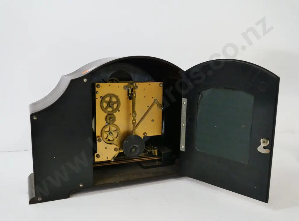 vintage bakelite cased mantel clock -  Smiths Enfield movement, 1926-1951 inscription on plaque. H-240 W-370 D-120 Image 1++