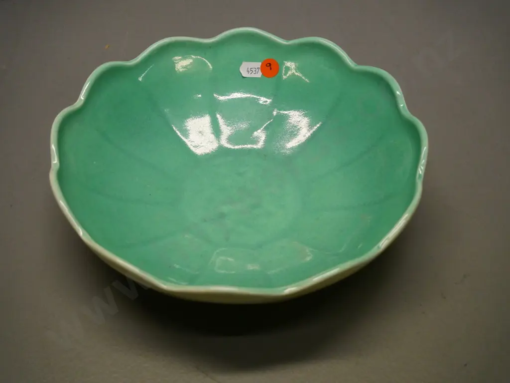 scalloped rim teal and white O.C. Stephens bowl Diameter 230 - some crazing/staining Image 1++
