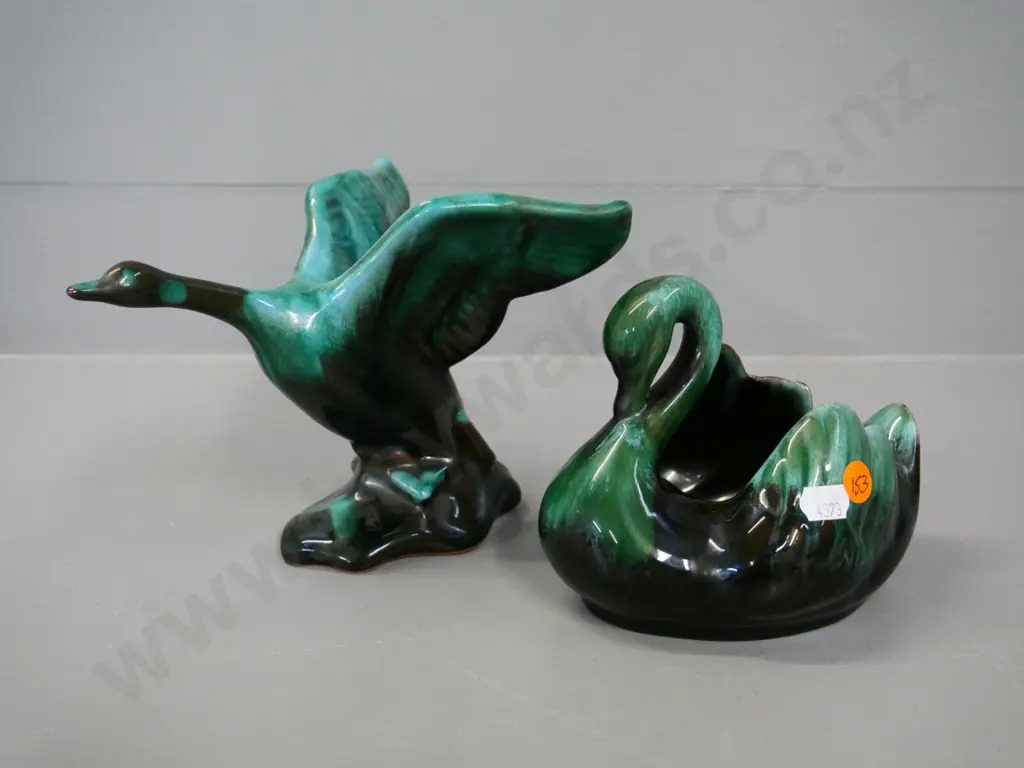 Blue Mountain pottery - swan bowl and duck figure H-140 L-200 Image 1++
