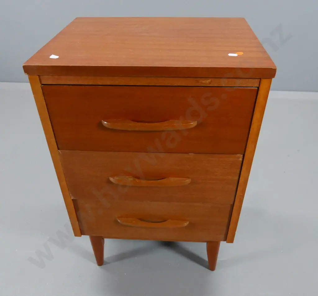 mid-century mahogany 3-drawer bedside cabinet with tapered legs, wooden handles H720 W460 D350 Image 1++