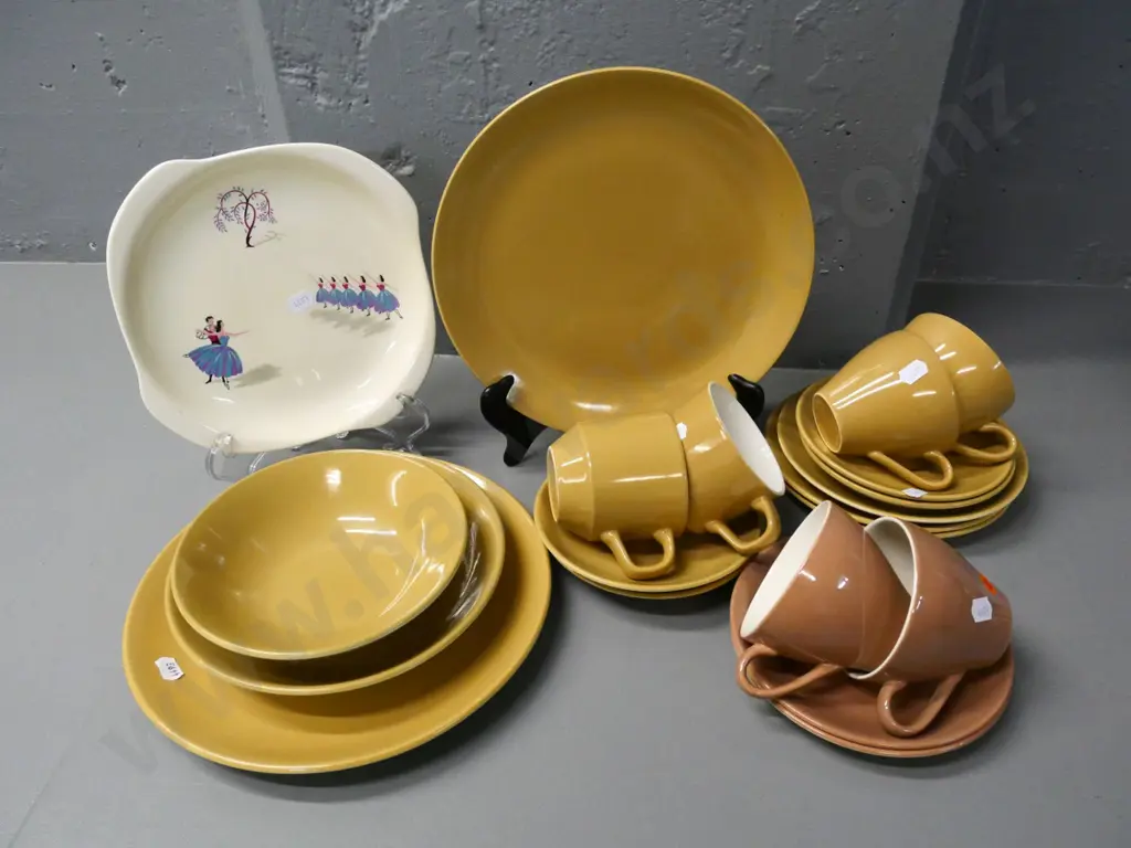 Crown Lynn colour-glaze dinner ware in 2 shades and Beswick Ballerina plate - some crazing Image 1++