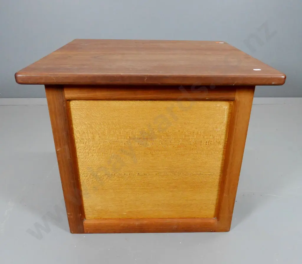 mixed timber lift-top storage chest / table - some rubbing to edges H500 W600 D600 Image 1++