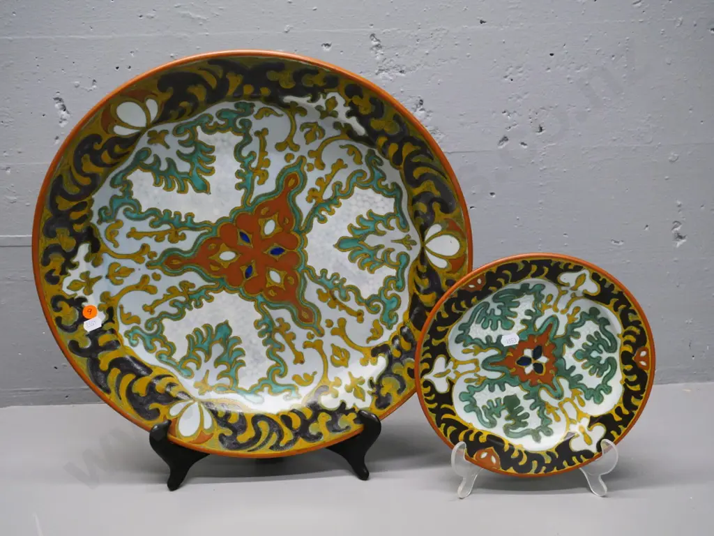 2 Gouda display plates - larger is D-420 Image 1++