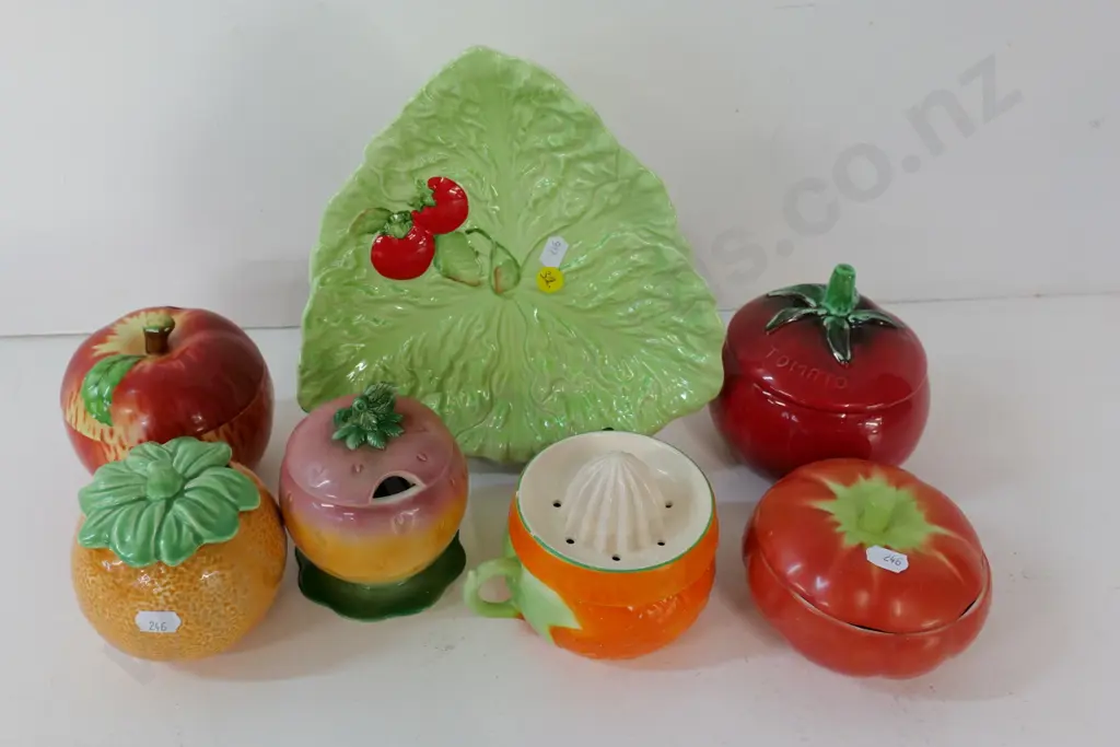 retro fruit & vegetable themed items - 5 lidded pots, lemon squeezer (some flecks) and a Carlton ware salad ware dish Image 1++
