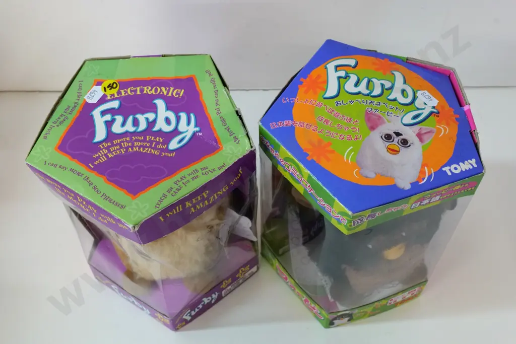 two 1998 Furby electronic toys in original boxes - one with Japanese text on box - boxes H-200 Image 1++