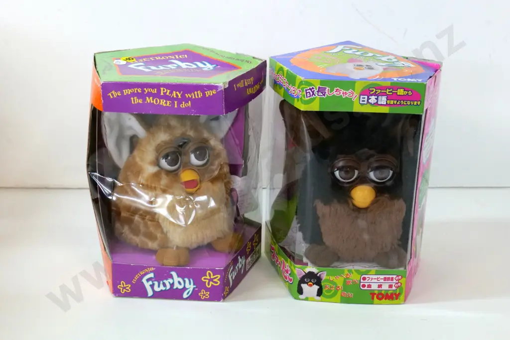 two 1998 Furby electronic toys in original boxes - one with Japanese text on box - boxes H-200 Image 1++