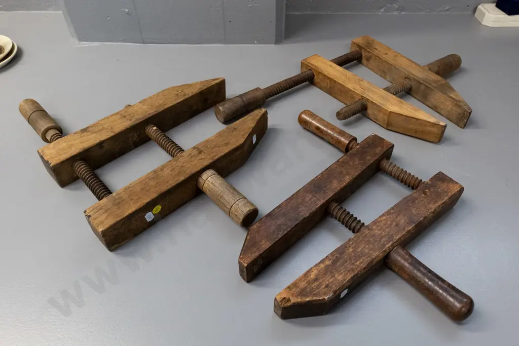 3 vintage wooden F-clamps - larger has bar length 340 Image 1++