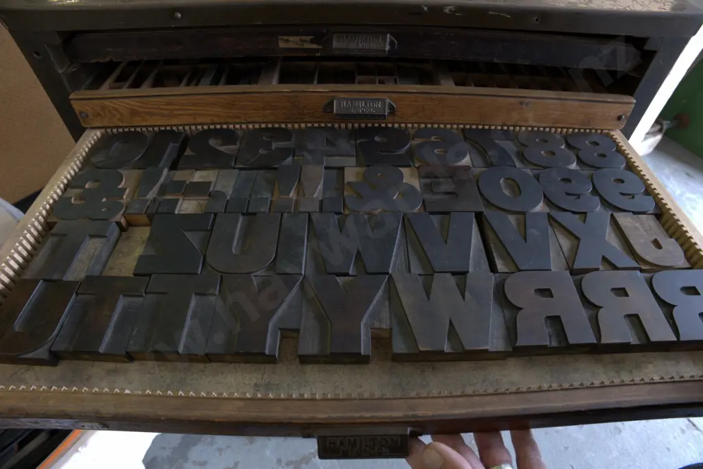 "Improved Albion Press" stamped S. Cooke Melbourne, w/metal type cabinet full of type, w/accessories H-1700 Image 1++