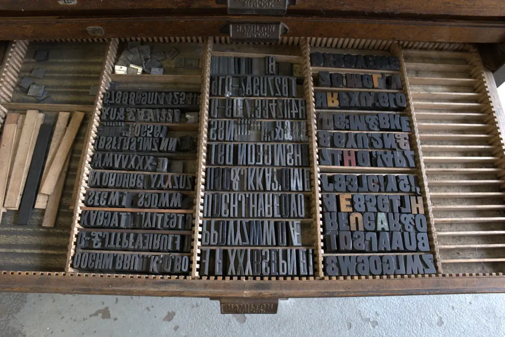 "Improved Albion Press" stamped S. Cooke Melbourne, w/metal type cabinet full of type, w/accessories H-1700 Image 1++