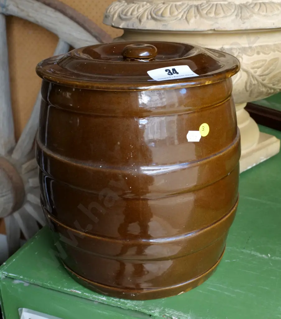salt-glazed lidded storage crock, no maker's marks H-280 Diameter 280 Image 1++