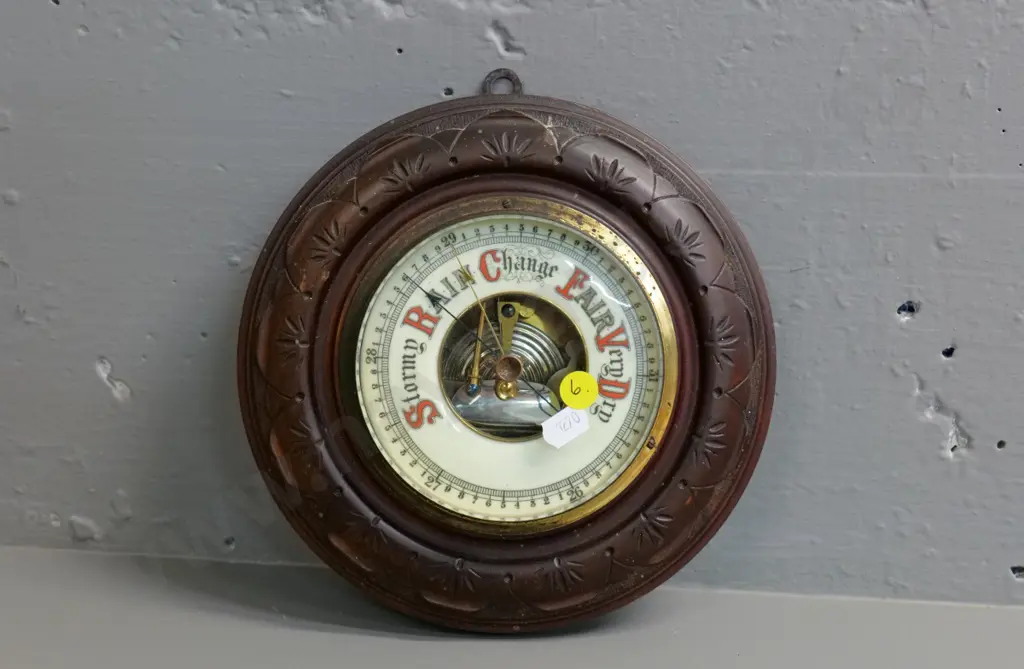 wood-cased German wall barometer - some pitting to brass bezel, marks to wood. Diameter 210 Image 1++