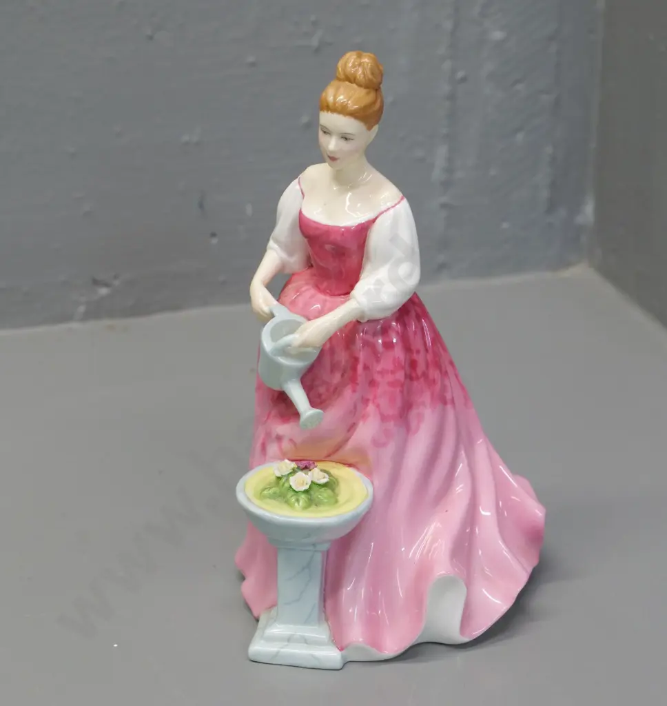 Royal Doulton small figurine - 'Alexandra' - H-185 Image 1++