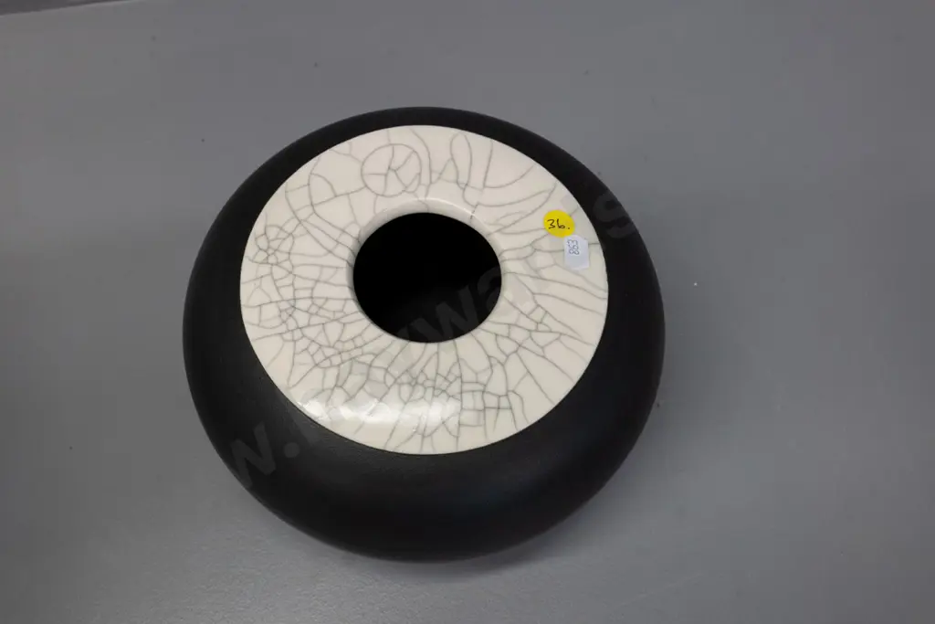 Danny Moorwood Dunedin studio pottery bowl - black with white craze pattern collar H-120 D-210 Image 1++