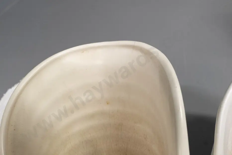 Crown Lynn shell vase and nautilus vase No. 2049 (hairline crack on rim) H-150 L-230 Image 1++