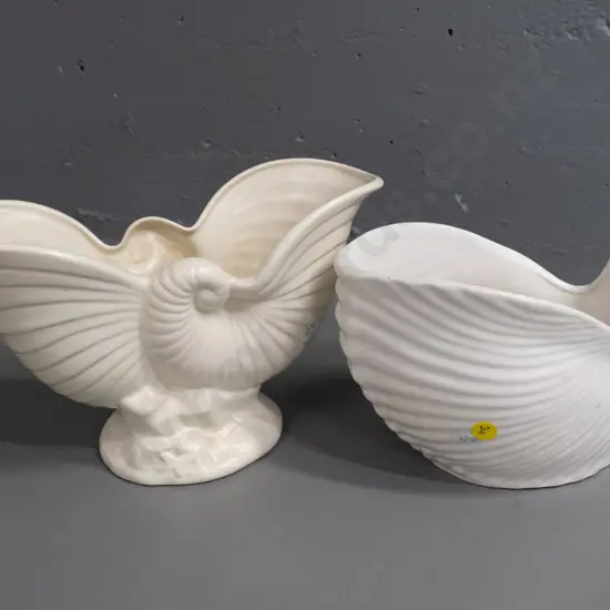 Crown Lynn shell vase and nautilus vase No. 2049 (hairline crack on rim) H-150 L-230