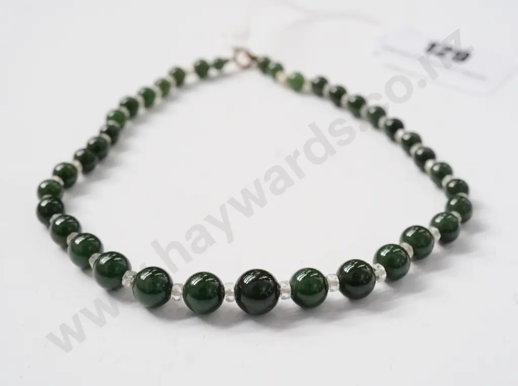 green stone beaded necklace Image 1++