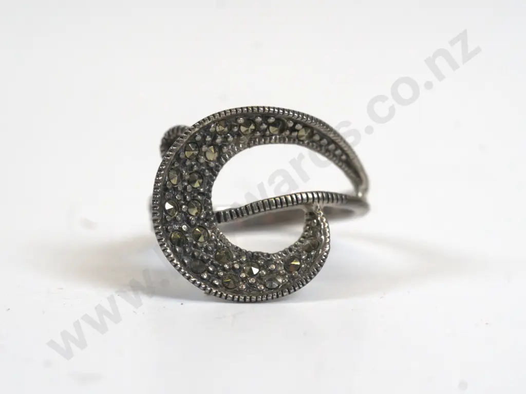 marcasite ring stamped 925 Image 1++