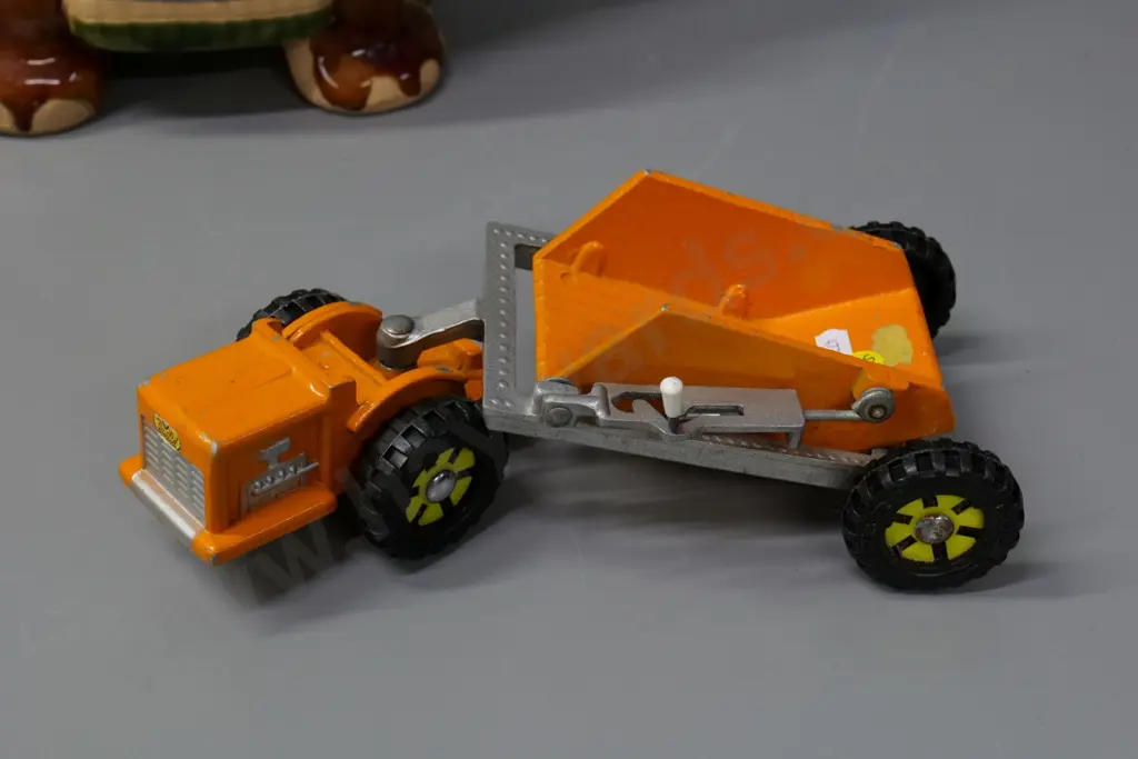 Fun Ho cast metal scraper/loader - stiff hinge L-300 Image 1++